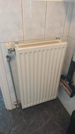T22 radiator, Ophalen, 30 tot 80 cm, Radiator, Zo goed als nieuw