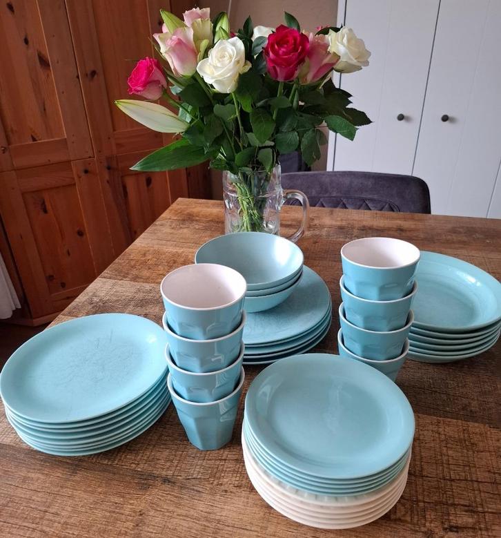 Servies (voornamelijk turquoise), Huis en Inrichting, Keuken | Servies, Gebruikt, Bord(en), Overige stijlen, Aardewerk, Ophalen