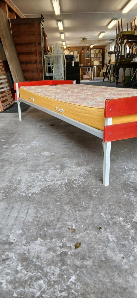Eenpersoonsbed 80x200 cm, Huis en Inrichting, Slaapkamer | Matrassen en Bedbodems, Gebruikt, Matras, 80 cm, 200 cm, Eenpersoons