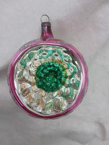 Mooie grote vintage glazen kerstbal beschikbaar voor biedingen