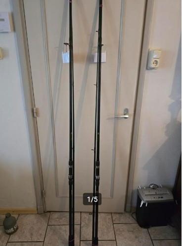 Karperhengels met molens en foudraal (2), Watersport en Boten, Hengelsport | Karpervissen, Gebruikt, Werphengel, Ophalen