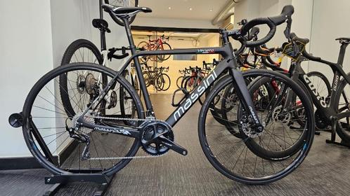 racefiets massini veneto disc carbon, Hobby en Vrije tijd, Overige Hobby en Vrije tijd, Zo goed als nieuw, Ophalen