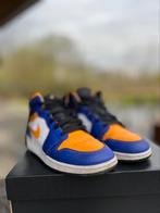 Z.G.A.N  Jordan 1 mid taxi geel paars maat 41, Verzenden, Zo goed als nieuw, Overige kleuren
