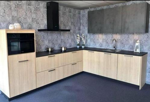 Keuken hoekopstelling incl apparatuur, Huis en Inrichting, Keuken | Complete keukens, Nieuw, Hoekkeuken, Bruin, Composiet, Ophalen