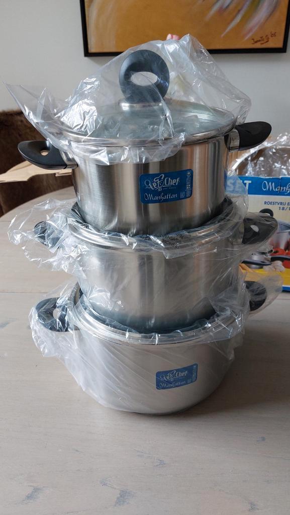 Pannenset (3) met Glazen Deksel - Nieuw!, Huis en Inrichting, Keuken | Potten en Pannen, Nieuw, Pannenset, Rvs, Ophalen