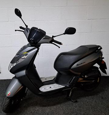 Peugeot Kisbee bromscooter mat grijs beschikbaar voor biedingen
