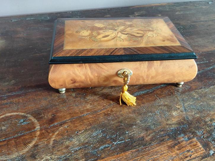 Vintage muziek - Juwelen doos Böhme, Antiek en Kunst, Curiosa en Brocante, Ophalen of Verzenden