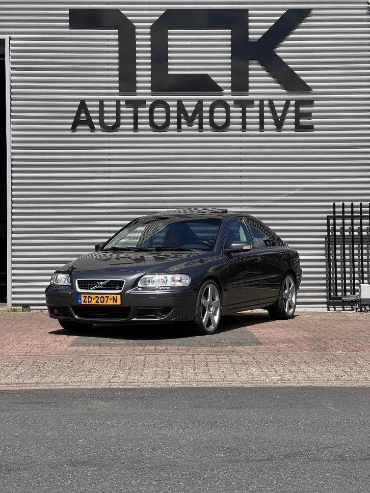 Volvo S60 R 2006 | 19 Inch Pegasus | Leder | 299PK, Auto's, Volvo, Bedrijf, S60, 4x4, ABS, Airbags, Airconditioning, Alarm, Bluetooth