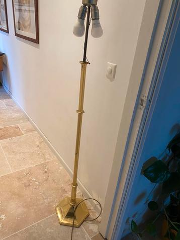 Messing vloerlampen beschikbaar voor biedingen