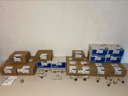 Uponor Pers knel koppelingen 353 stuks Partij nieuw! Foto’s!, Hobby en Vrije tijd, Elektronica-componenten, Nieuw, Ophalen