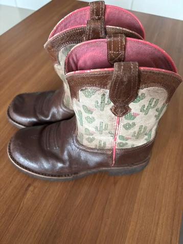 Mooie Ariat cowboy laarsjes maat 34, uniek! Gekocht in VS beschikbaar voor biedingen