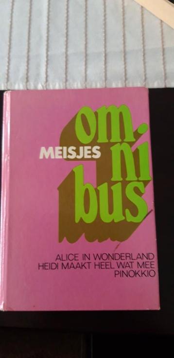 Meisjes omnibus  beschikbaar voor biedingen
