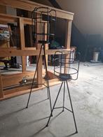 Set van 2 Zwarte Metalen Kandelaars, Gebruikt, 50 tot 75 cm, Zwart, Ophalen of Verzenden
