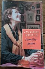 Boek Familiegedoe van Yvonne Keuls, Ophalen of Verzenden, Gelezen, Yvonne Keuls