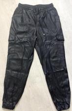 Lange zwarte broek maat 40 Amisu met leer look, Maat 38/40 (M), Zwart, Ophalen of Verzenden, Zo goed als nieuw