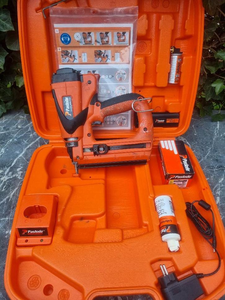 Paslode IM65 Accu Afwerktacker, Doe-het-zelf en Verbouw, Gereedschap | Handgereedschap, Zo goed als nieuw, Ophalen of Verzenden