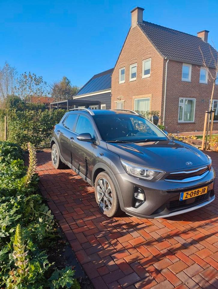 Kia Stonic 1.0 T-gdi 120pk executive line 2019 Grijs, Auto's, Kia, Particulier, Stonic, Benzine, SUV of Terreinwagen, Handgeschakeld