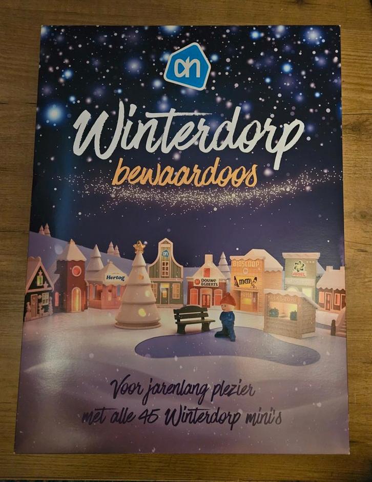 AH Winterdorp bewaardoos met 46 Mini's inclusief Sinterklaas, Diversen, Kerst, Zo goed als nieuw, Ophalen