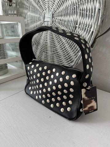 NIEUW > Zwarte Loavies Handtas met zilveren Studs (15x24 cm) beschikbaar voor biedingen