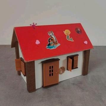 Leuk poppen huisje beschikbaar voor biedingen