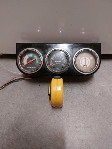Console meters tacho toerenteller  vacuümmeter ampère meter beschikbaar voor biedingen