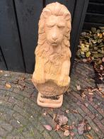 LEEUW MET SCHILD, Tuin en Terras, Tuinbeelden, Ophalen, Gebruikt, Beton, Dierenbeeld