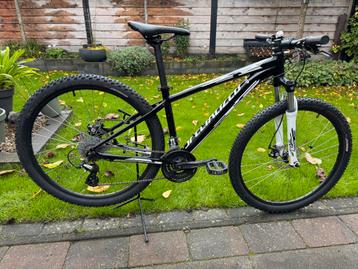 Mountainbike Specialized Pitch 27,5 inch maat 40 cm beschikbaar voor biedingen