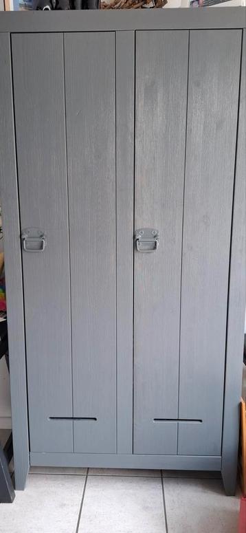 Woood Kluiskast - Grijze Houten Kast beschikbaar voor biedingen