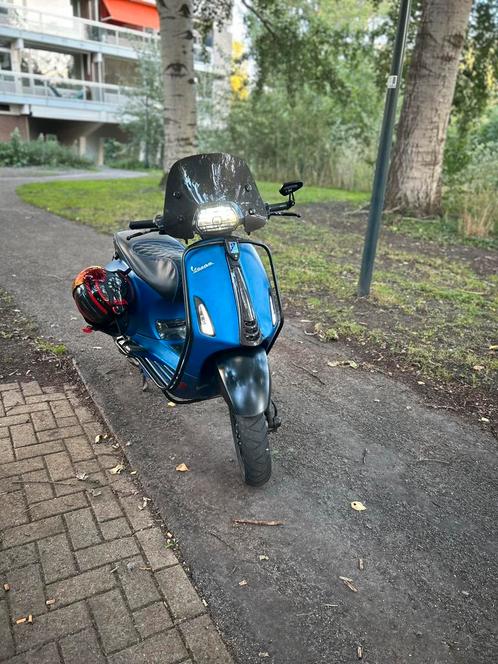 Vespa sprint 2020 iget e4, Fietsen en Brommers, Scooters | Vespa, Zo goed als nieuw, Overige modellen, Benzine, Ophalen of Verzenden