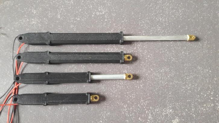 6V DC lineaire uitschuifbare spindel actuator 45mm 90mm 5kg, Hobby en Vrije tijd, Modelbouw | Radiografisch | Auto's, Nieuw, Onderdeel