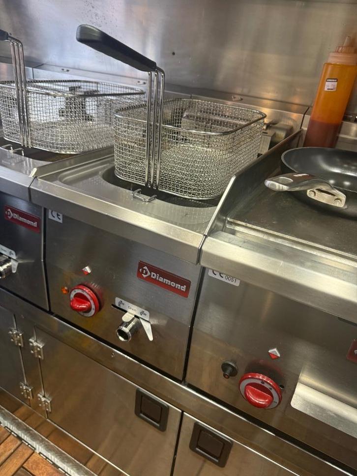 Diamond Pro 600 friteuse 400 volt, Witgoed en Apparatuur, Frituurpannen, Zo goed als nieuw, 4 liter of meer, Ophalen