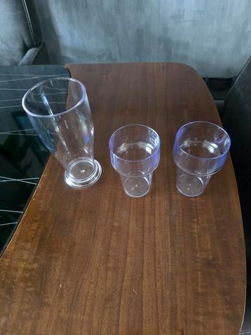 Bierglazen voor buiten of op de camping beschikbaar voor biedingen