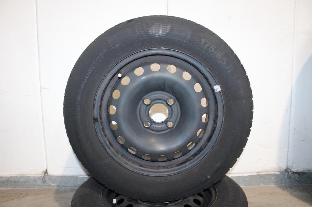 Twee zomerbanden met velgen voor VW Up, Auto-onderdelen, Ophalen