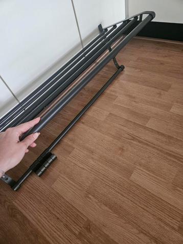 Zwarte metalen kapstok IKEA