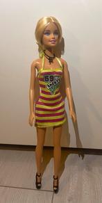 Barbie pop met jurk en schoenen en accessoire, Ophalen of Verzenden, Zo goed als nieuw, Barbie