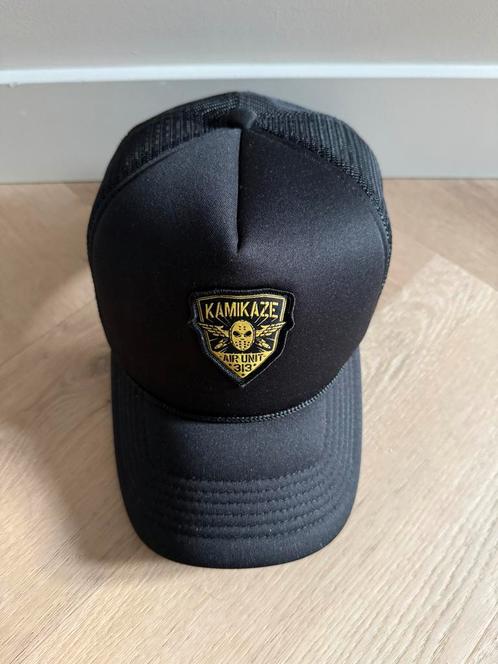 Eminem - Kamikaze Crest Trucker Hat (Petje), Kleding | Heren, Hoeden en Petten, Zo goed als nieuw, Pet, One size fits all, Ophalen