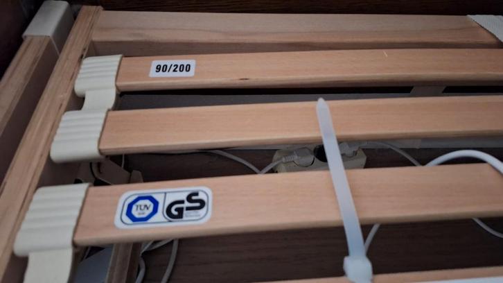 2x Bedbodem 90x200 - Verstelbaar met Duomat bedmotor, Huis en Inrichting, Slaapkamer | Matrassen en Bedbodems, 90 cm, Eenpersoons