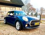 Hele nette Mini cooper 1.5 - 2017 4/5deurs - 136PK, Zwart, Blauw, Stationwagon, Handgeschakeld