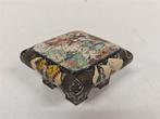 A6682. Japans lakdoosje met mooie voorstellingen, Antiek en Kunst, Ophalen of Verzenden