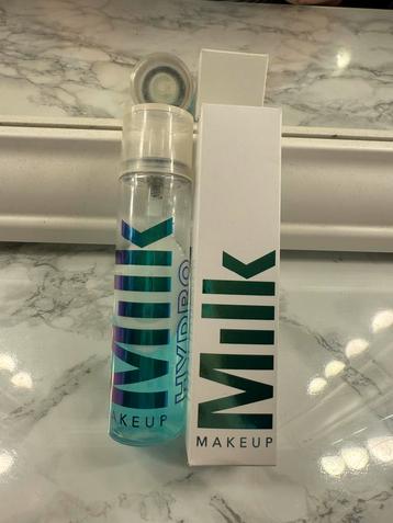 MILK Hydro Grip setting spray beschikbaar voor biedingen