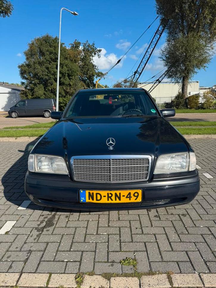 Mercedes-Benz C-Klasse 1.8 C180 E2 1995 Blauw, Auto's, Mercedes-Benz, Particulier, C-Klasse, Benzine, Sedan, Handgeschakeld, Origineel Nederlands