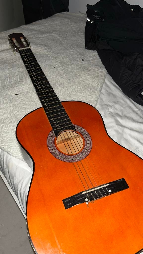 Gitaar in goede staat - Mag snel weg!, Muziek en Instrumenten, Snaarinstrumenten | Gitaren | Akoestisch, Ophalen, Gebruikt, Klassieke of Spaanse gitaar