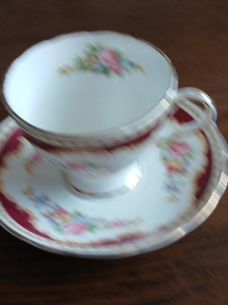 Kop en schoteltjewindsorfoley bone china, Ophalen of Verzenden, Zo goed als nieuw, Porselein, Kop en/of schotel