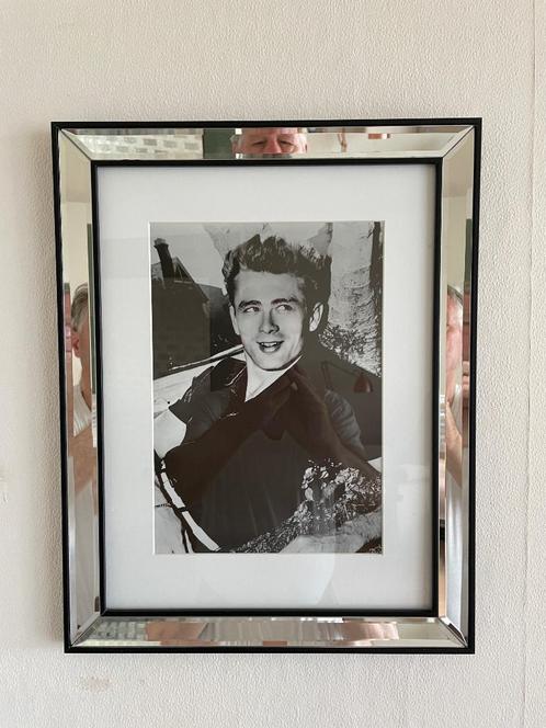 Zwart-wit foto van James Dean in spiegellijst, Huis en Inrichting, Woonaccessoires | Schilderijen, Tekeningen en Foto's, Zo goed als nieuw