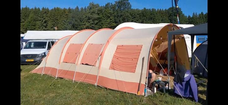 6 persoons Vrijbuiter Wales HF Tunneltent - moet snel weg, Caravans en Kamperen, Tenten, tot en met 6, Gebruikt, Ophalen