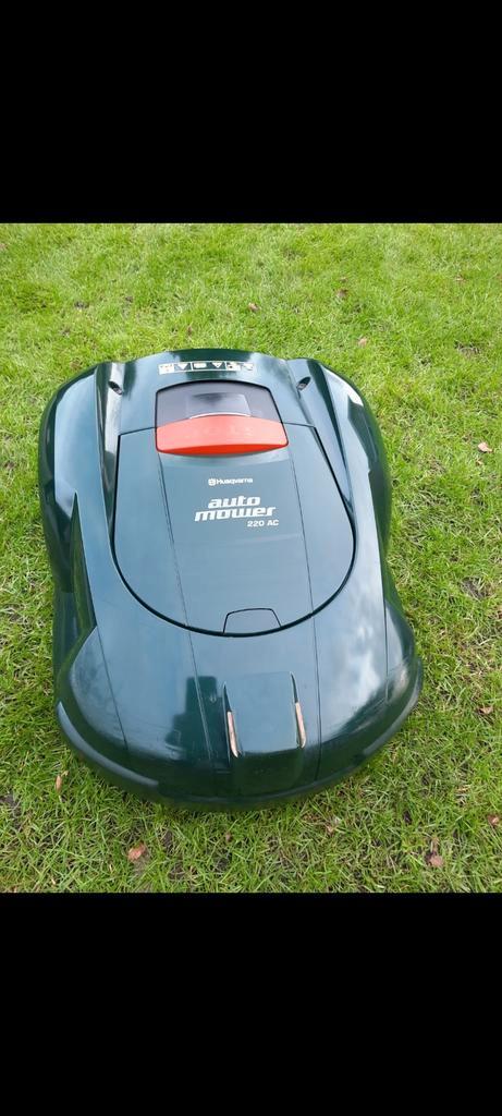 Husqvarna 220ac, Tuin en Terras, Robotmaaiers, Ophalen of Verzenden