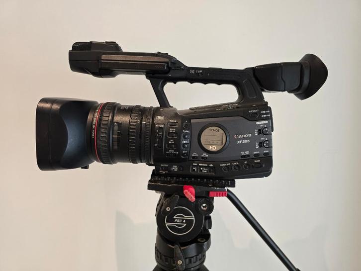 Canon XF305, Audio, Tv en Foto, Fotografie | Accu's en Batterijen, Zo goed als nieuw, Ophalen