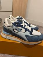Lv run away, Blauw, Nieuw, Ophalen of Verzenden, Louis Vuitton