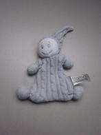 Tiamo Collection lichtgrijs kabelsteek gebreid knuffelpopje, Ophalen of Verzenden, Nieuw, Overige typen