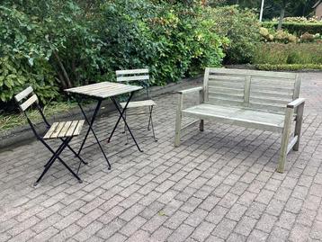 Bank en tuinset beschikbaar voor biedingen